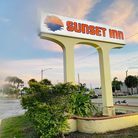 Sunset Inn- Fort Pierce, Fl Dış mekan fotoğraf