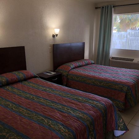 Sunset Inn- Fort Pierce, Fl Dış mekan fotoğraf