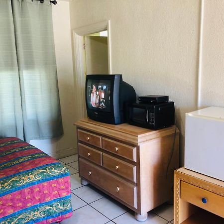 Sunset Inn- Fort Pierce, Fl Dış mekan fotoğraf
