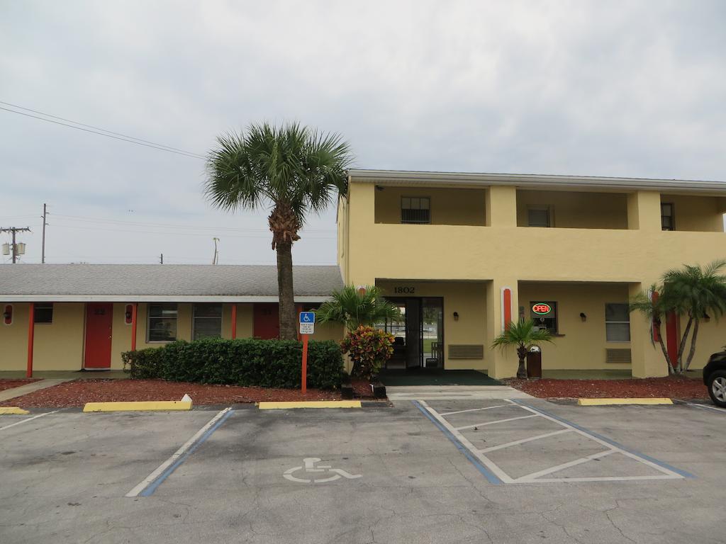 Sunset Inn- Fort Pierce, Fl Dış mekan fotoğraf