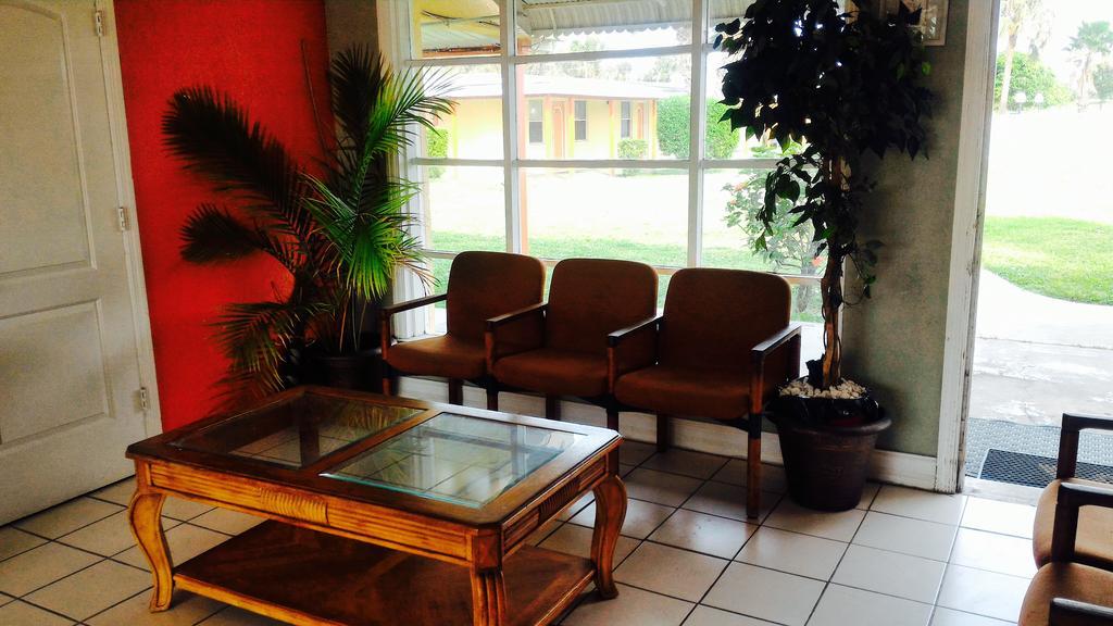 Sunset Inn- Fort Pierce, Fl Dış mekan fotoğraf