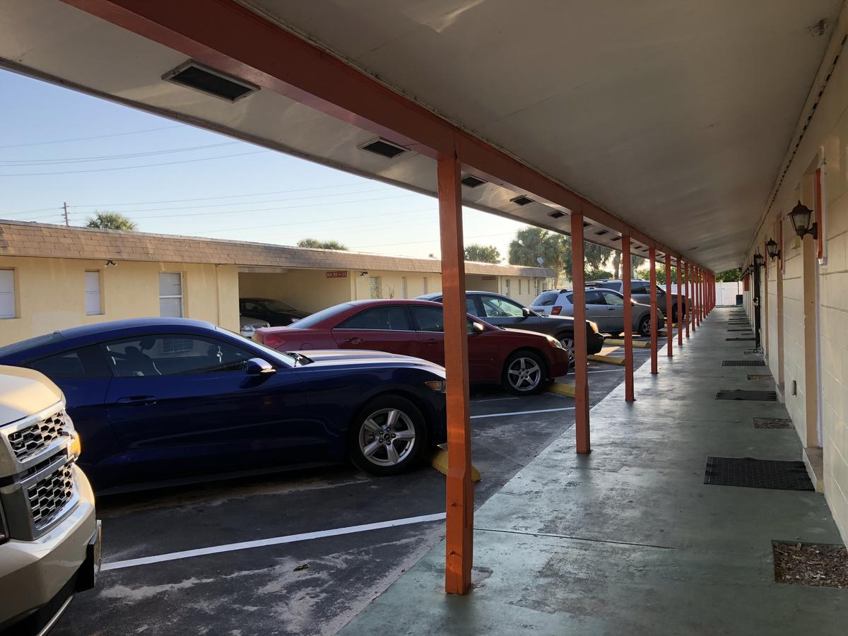 Sunset Inn- Fort Pierce, Fl Dış mekan fotoğraf